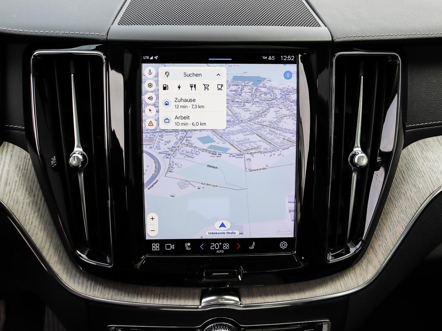 Volvo XC60 Inscription Recharge Plug-In Hybrid AWD HUD