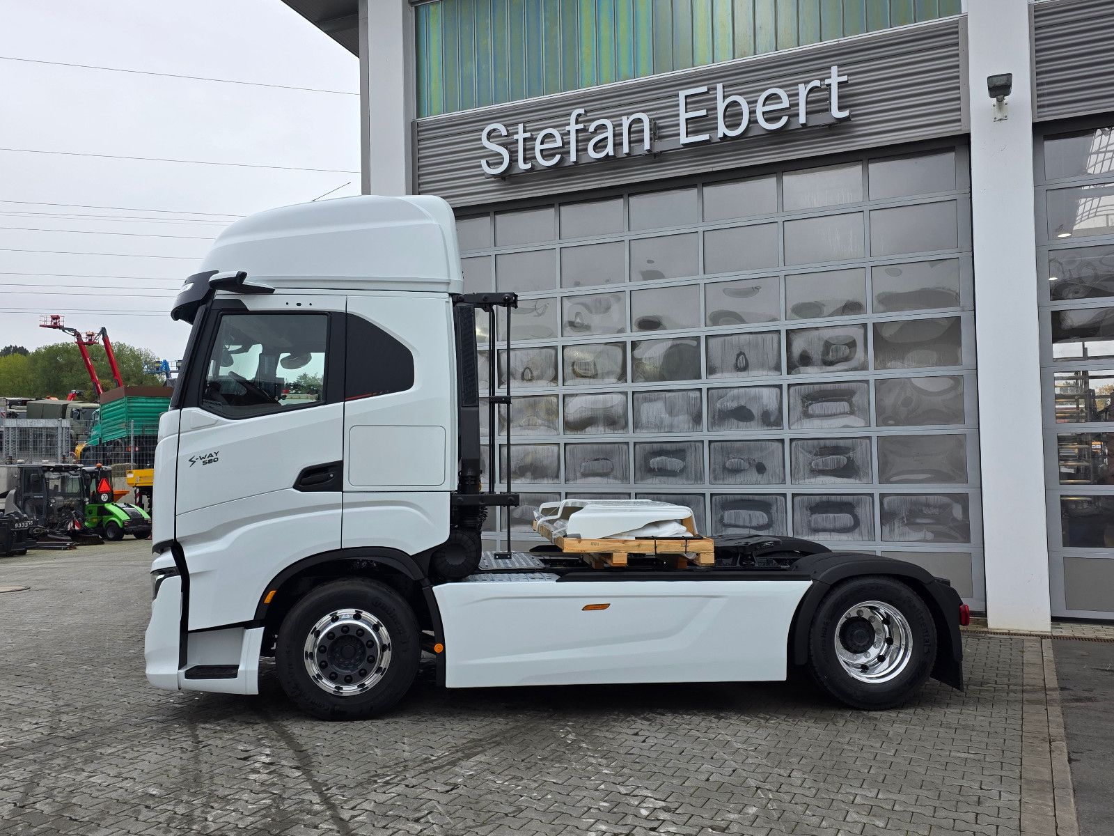 Fahrzeugabbildung Iveco AS440S58T/P, ADR Gefahrgut AT,EXII,EXIII,FL