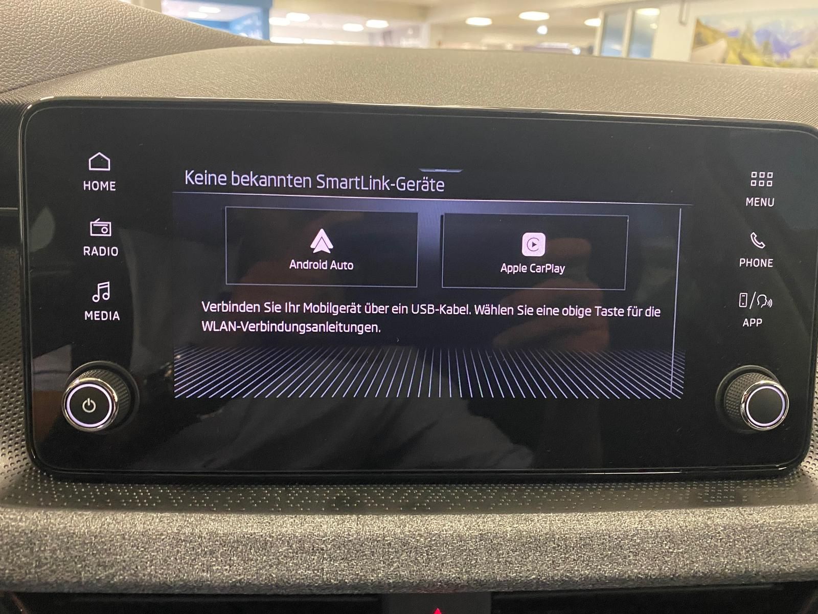 Fahrzeugabbildung SKODA Scala 1.0 TSI Selection APP+KLIMA+RFK+SITZHEIZ++