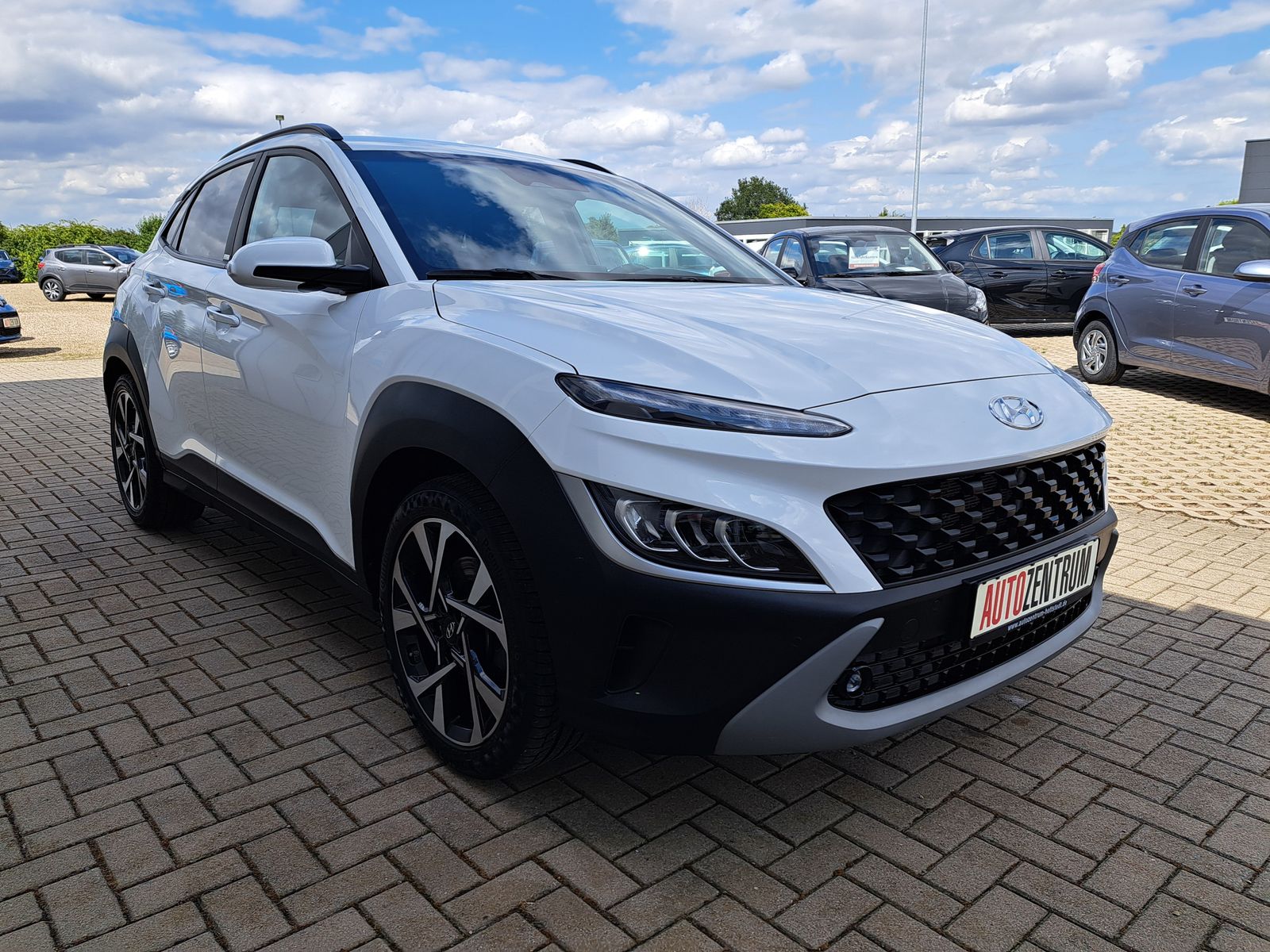 Fahrzeugabbildung Hyundai Kona Intro LED NAVI KAMERA KRELL WINTERPAKET