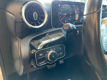 Mercedes-Benz A35 AMG 4Matic *PANO*LED*PDC*CARPLAY*