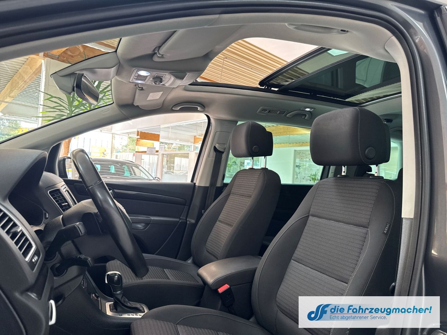 Fahrzeugabbildung SEAT Alhambra Xcellence 7-Sitzer AD AHK-klappbar Memo