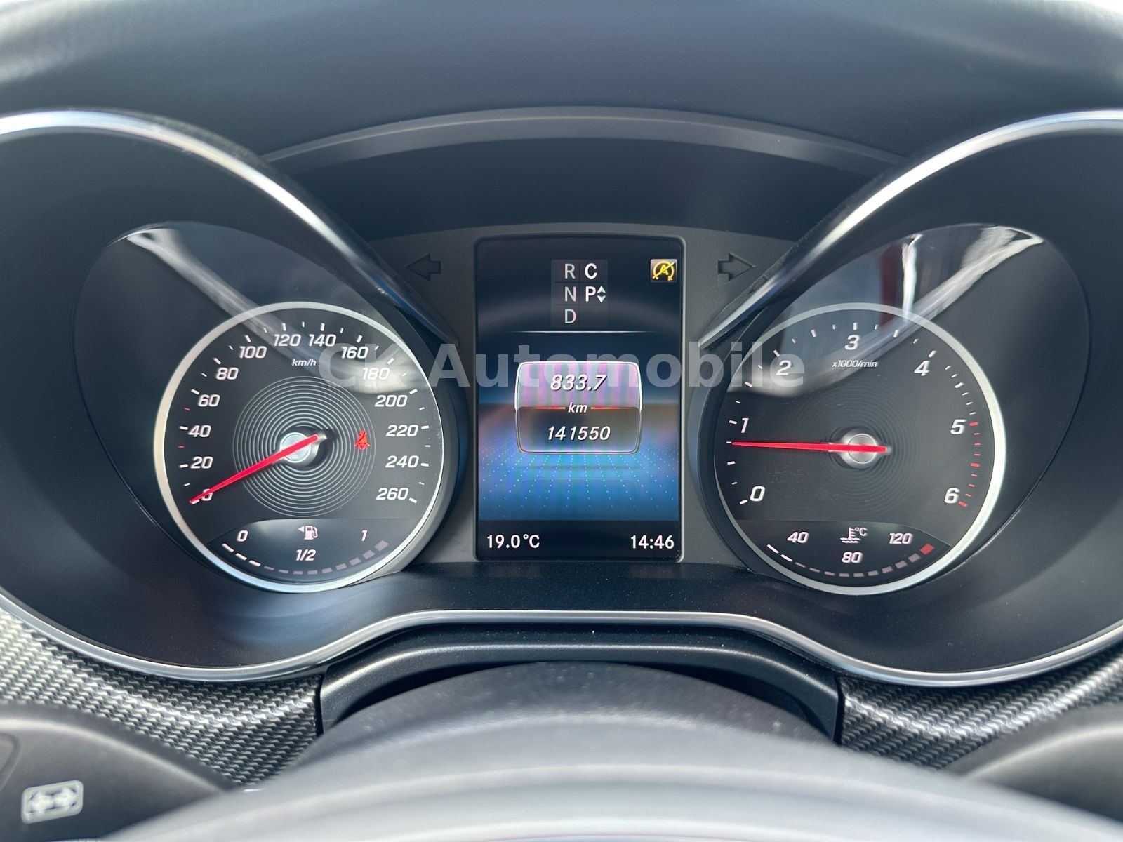 Fahrzeugabbildung Mercedes-Benz V 300d 4 Matic AVANTGARDE AMG-Line/6 Sitze/Pano