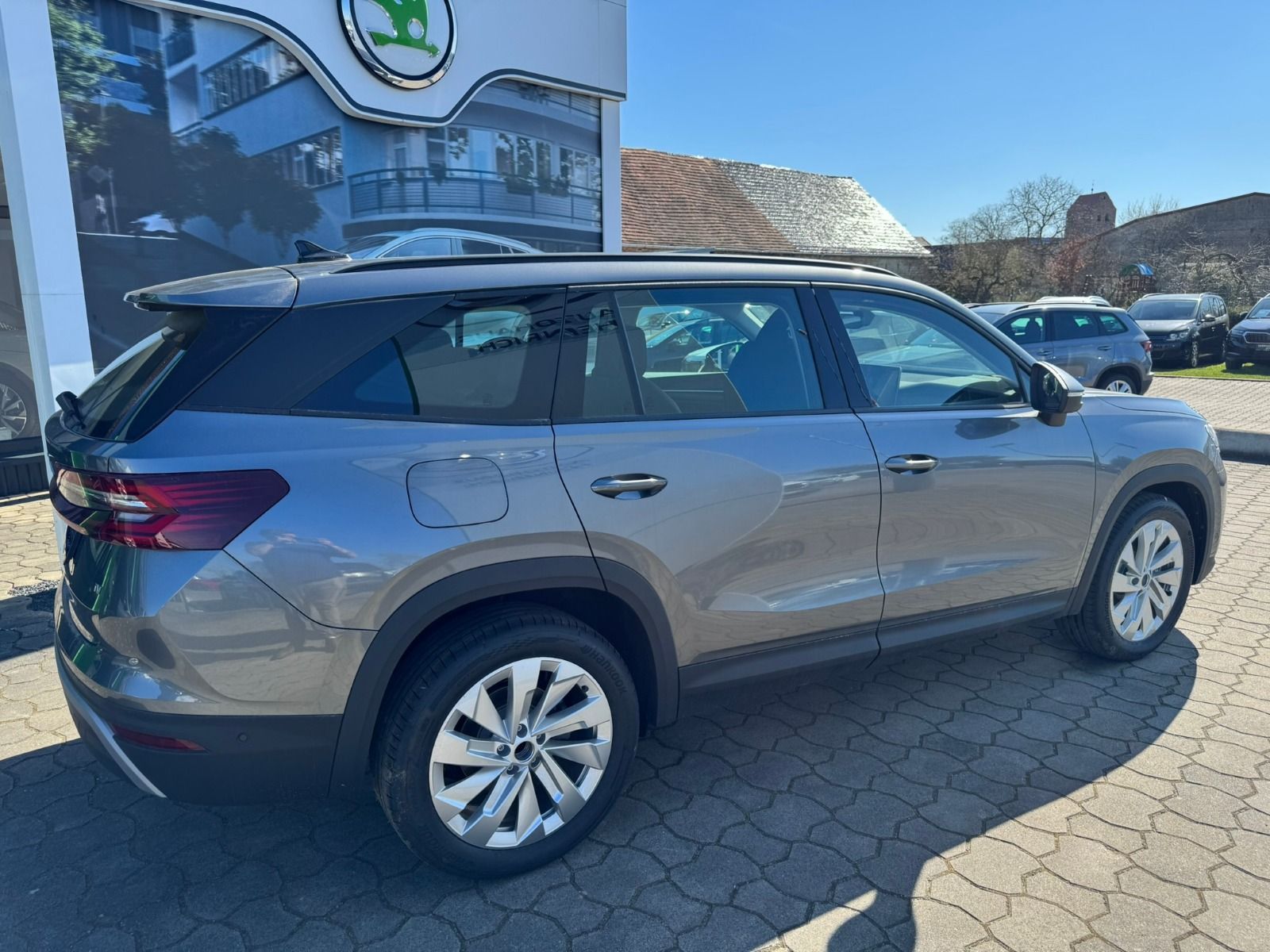 Fahrzeugabbildung SKODA Kodiaq iV*360°Cam*Matrix*Leder*Head-Up*eHeck*