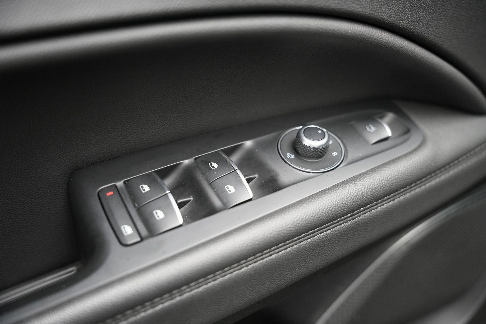 Fahrzeugabbildung Alfa Romeo Stelvio Veloce *Kamera*Leder*Memory*AllBlack