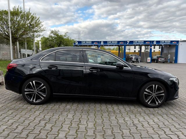 MERCEDES-BENZ A 200 - 