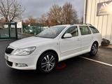 Skoda Octavia Combi Ambition*PDC*Tempomat* - Skoda Octavia aus 2012 mit Diesel-Antrieb: Kombi