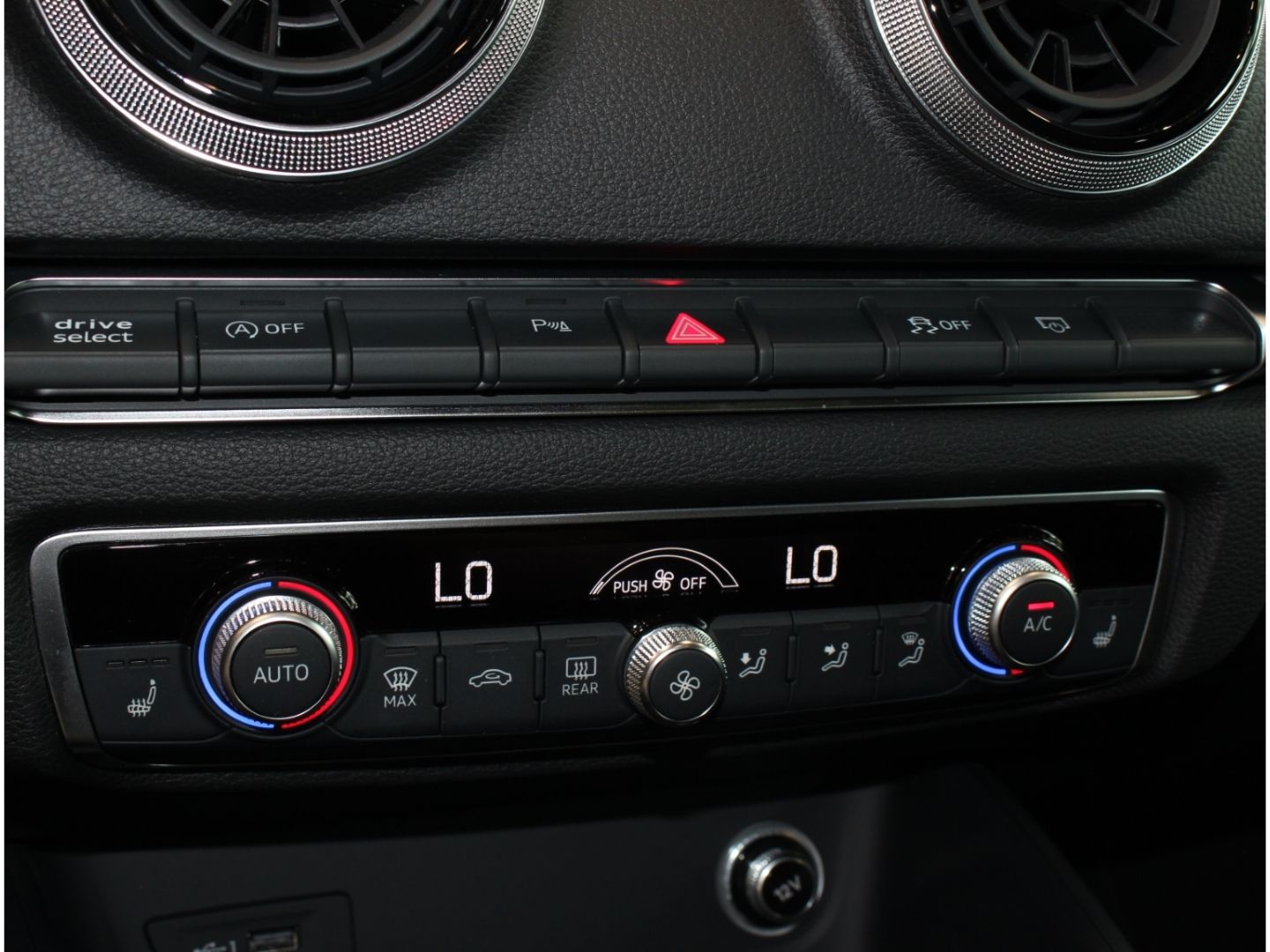 Fahrzeugabbildung Audi A3 Sportback 40 TFSI quattro S Line PNRM*LED*B&O