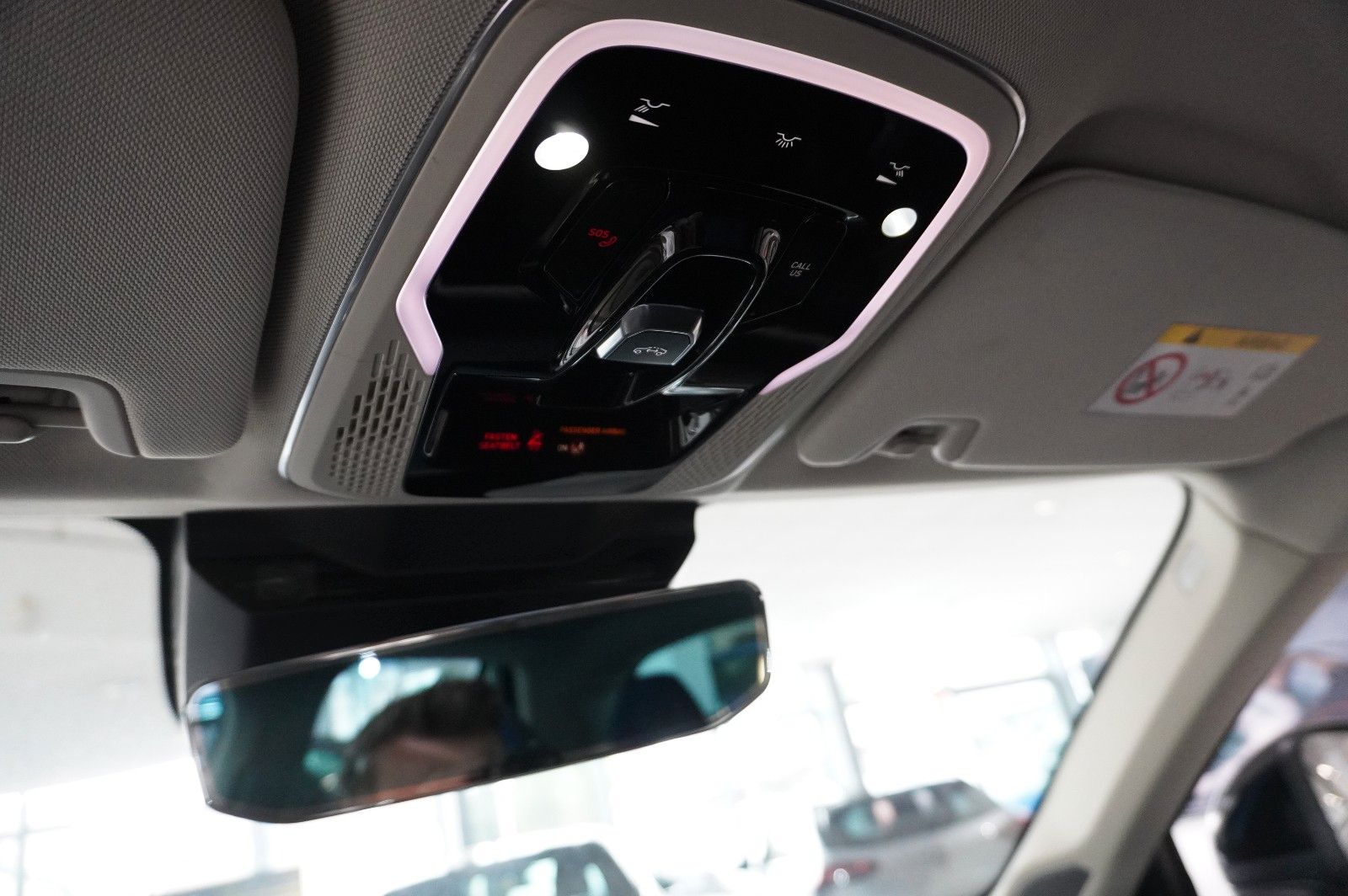 Fahrzeugabbildung Lynk&Co 01 1.5T HEV HYBRID NAVI/LED/SPORT/VIRT./PANO/DAB