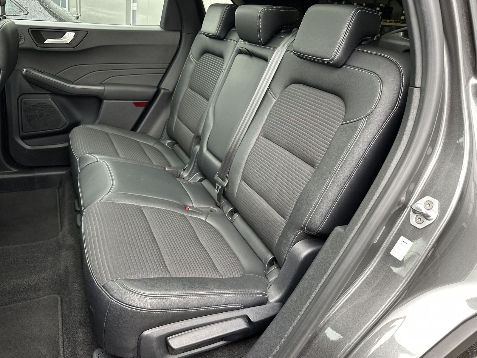 Fahrzeugabbildung Ford Kuga 2.5 PHEV Titanium X NAV+LED+PANO+AHK+B&O+PP