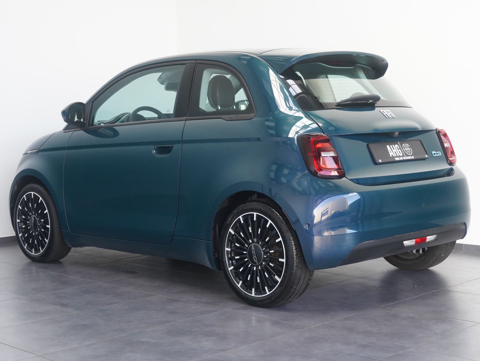 Fahrzeugabbildung Fiat 500e Icon 87KW/42kWh/DC-LADEN/CARPLAY/DAB/SOH