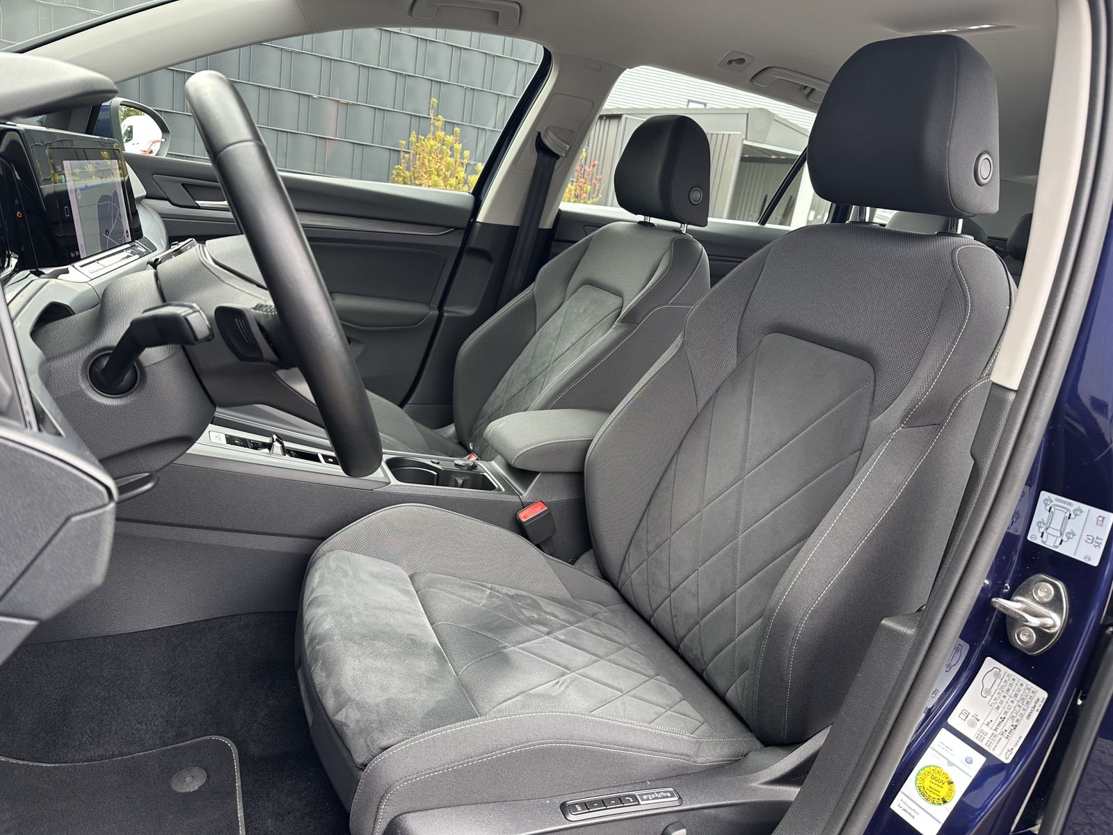 Fahrzeugabbildung Volkswagen Golf Variant 2.0 TDI DSG Style NAV+LED+ACC+VCOCK