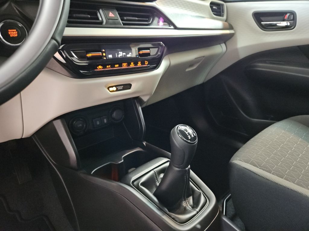 Fahrzeugabbildung Suzuki Swift 1.2 Dualjet Hybrid Allrad Navi PDC Comfort