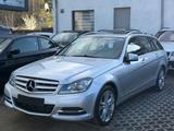 Mercedes-Benz C 220 C T-Modell C 220 T CDI BlueEfficiency - Mercedes-Benz C 220 mit Diesel-Antrieb: Kombi, Schaltgetriebe