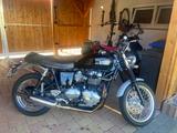 Triumph Thruxton 900 - TRIUMPH THRUXTON 900