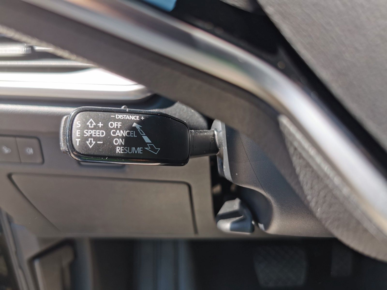 Fahrzeugabbildung SKODA Enyaq 60 Loft Navi 20´´ Clima LED