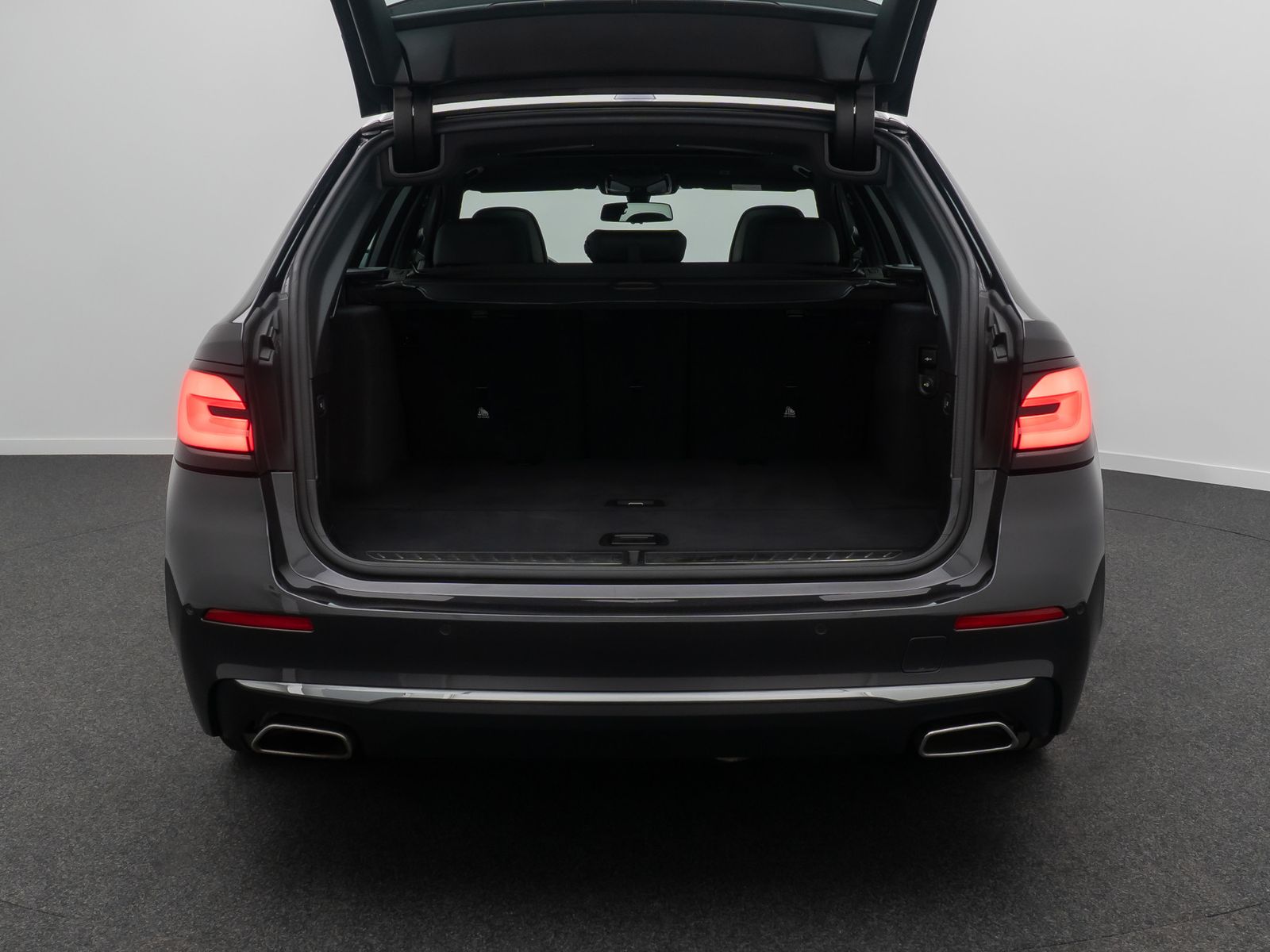 Fahrzeugabbildung BMW 540i xD LuxuryLine Panorama H/K DAB HUD Laser19"