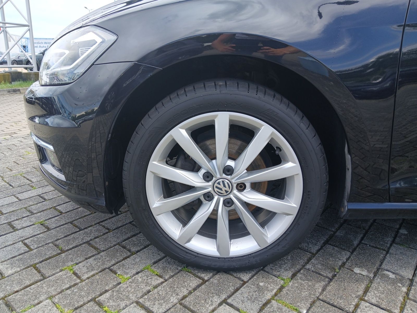 Fahrzeugabbildung Volkswagen Golf VII Variant TSI Comfortline LED Navi GRA PD