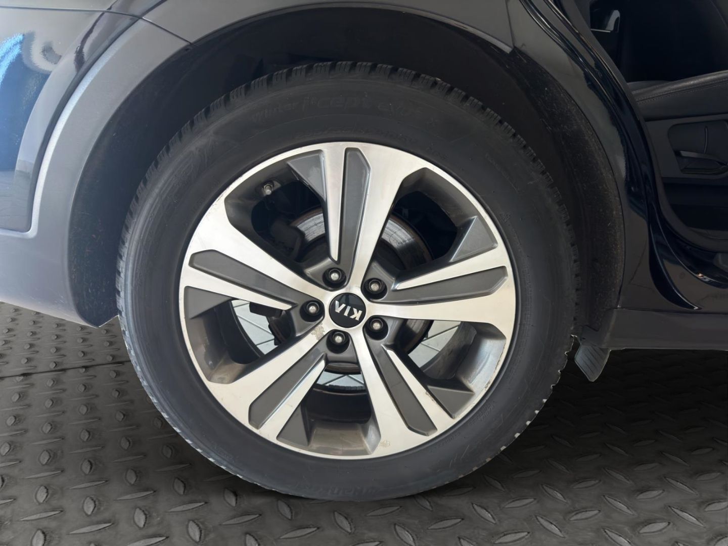 Fahrzeugabbildung Kia Sorento Platinum Edition 4WD HUD PANO 360 Kamera