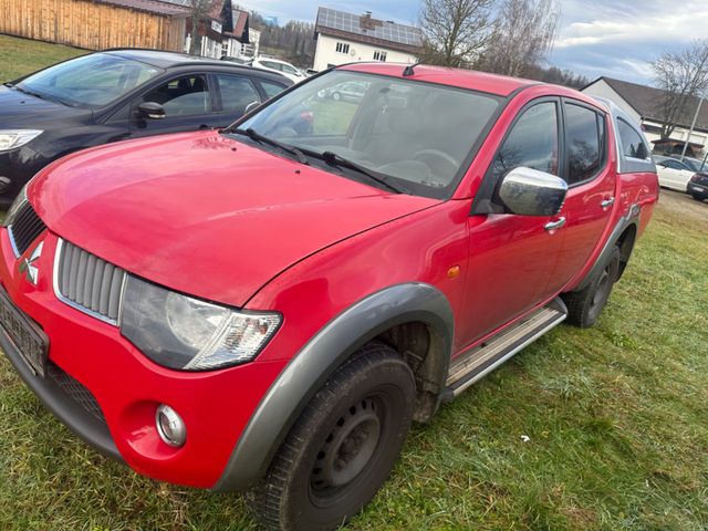 Mitsubishi L200 Intense Doppelkabine 4WD Automatik