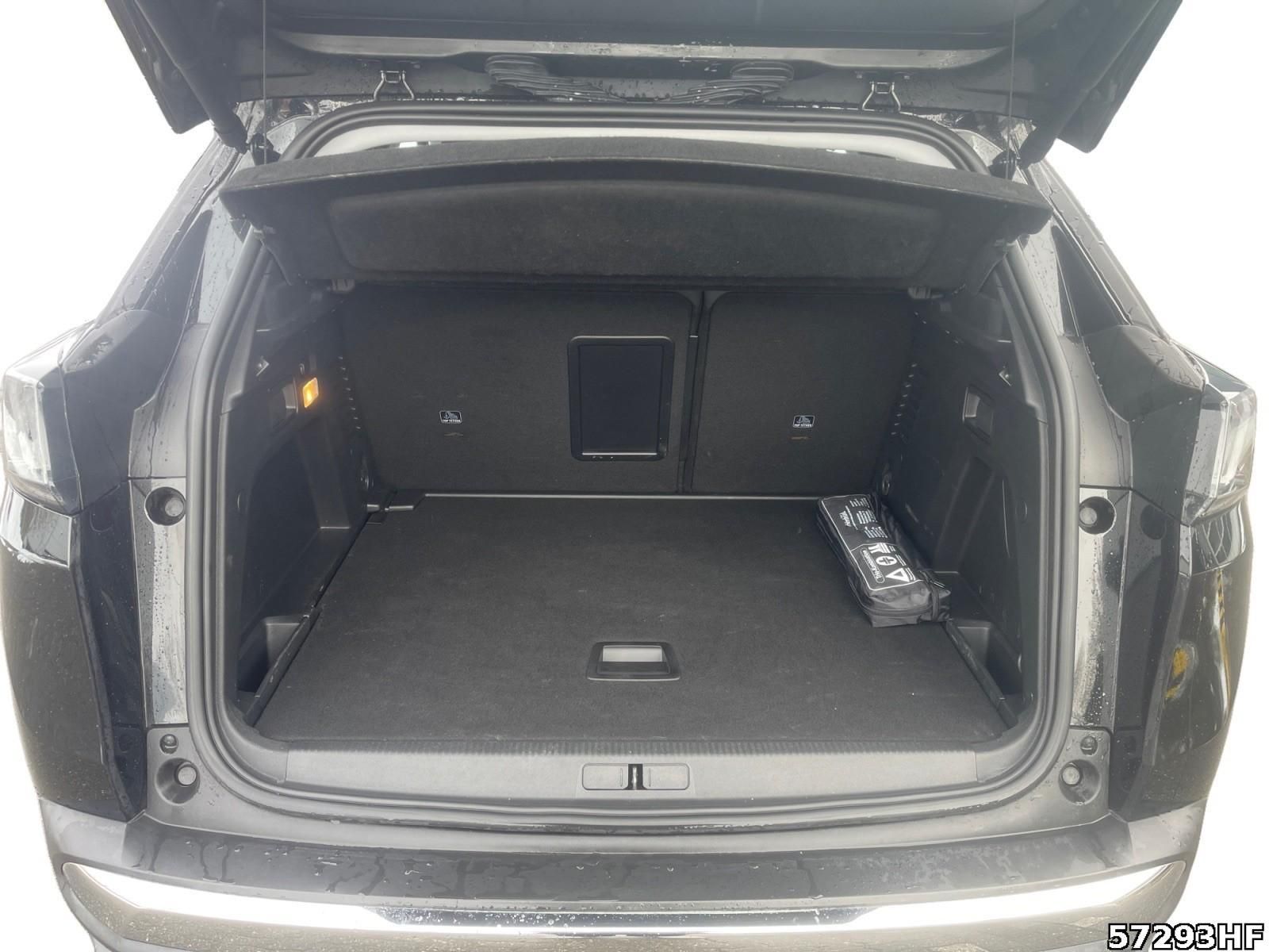 Fahrzeugabbildung Peugeot 3008 Allure Pack MOPF +SHZ+RFK+CARPLAY+LED