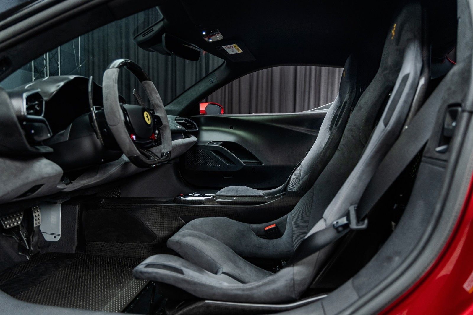 Fahrzeugabbildung Ferrari 296 GTB Speciale + Carbon + Lipstick Red + Lift