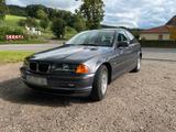 BMW 3er E46 318i Limousine - BMW aus 2000: 3er
