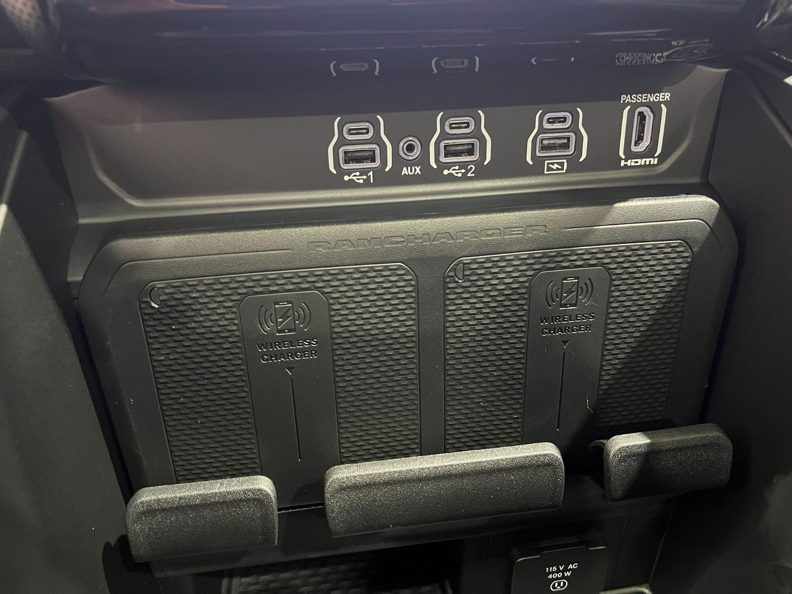 Fahrzeugabbildung Dodge RAM 1500 Limited Night  H/O 3.0L
