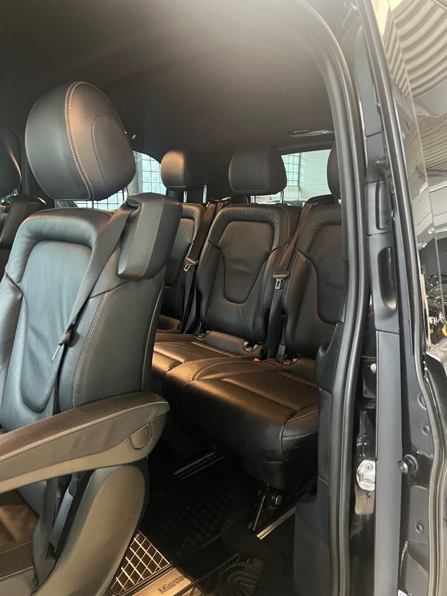 Fahrzeugabbildung Mercedes-Benz V 250 d EDITION AMG LINE kompakt *7.SITZER*