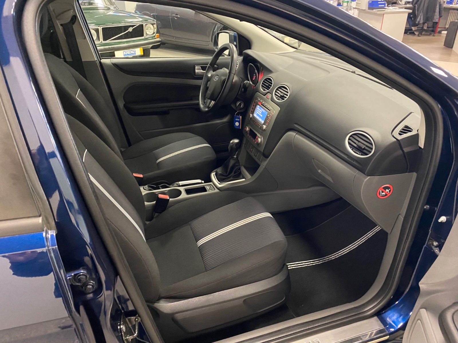 Fahrzeugabbildung Ford Focus 1.6 Turnier+NAVIGATION+GARANTIE+PDC+KLIMA+
