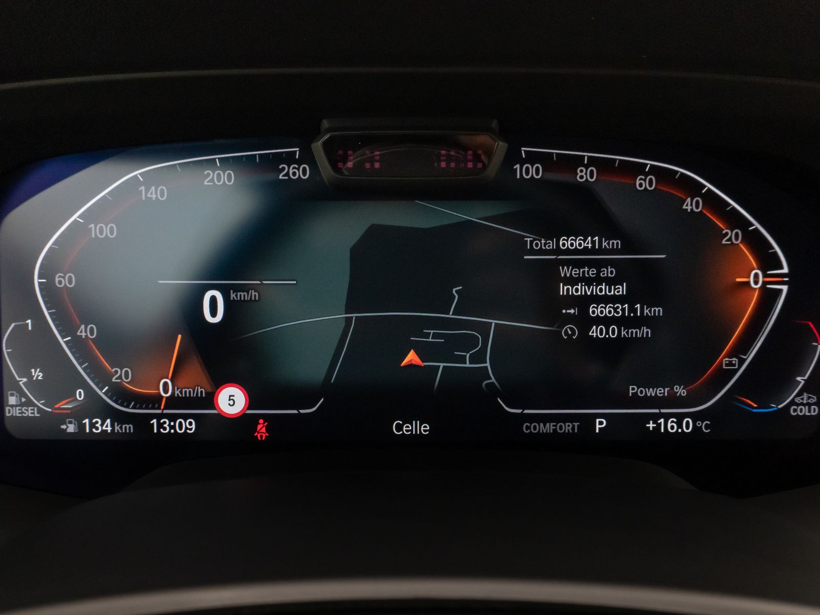 Fahrzeugabbildung BMW X5 xD30d M Sport 360°Laser HUD DAB HiFi 22Zoll