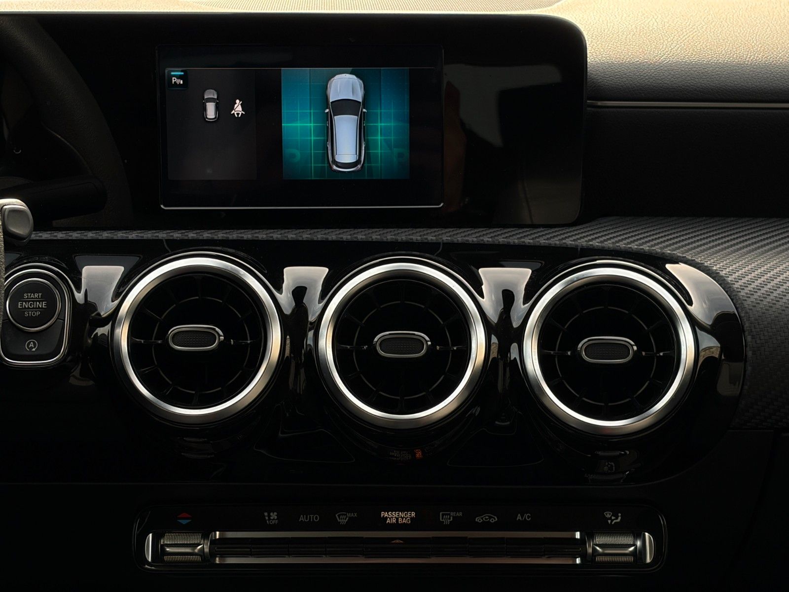 Fahrzeugabbildung Mercedes-Benz CLA 180 Shooting Brake TEMP CarPlay PDC SHZ