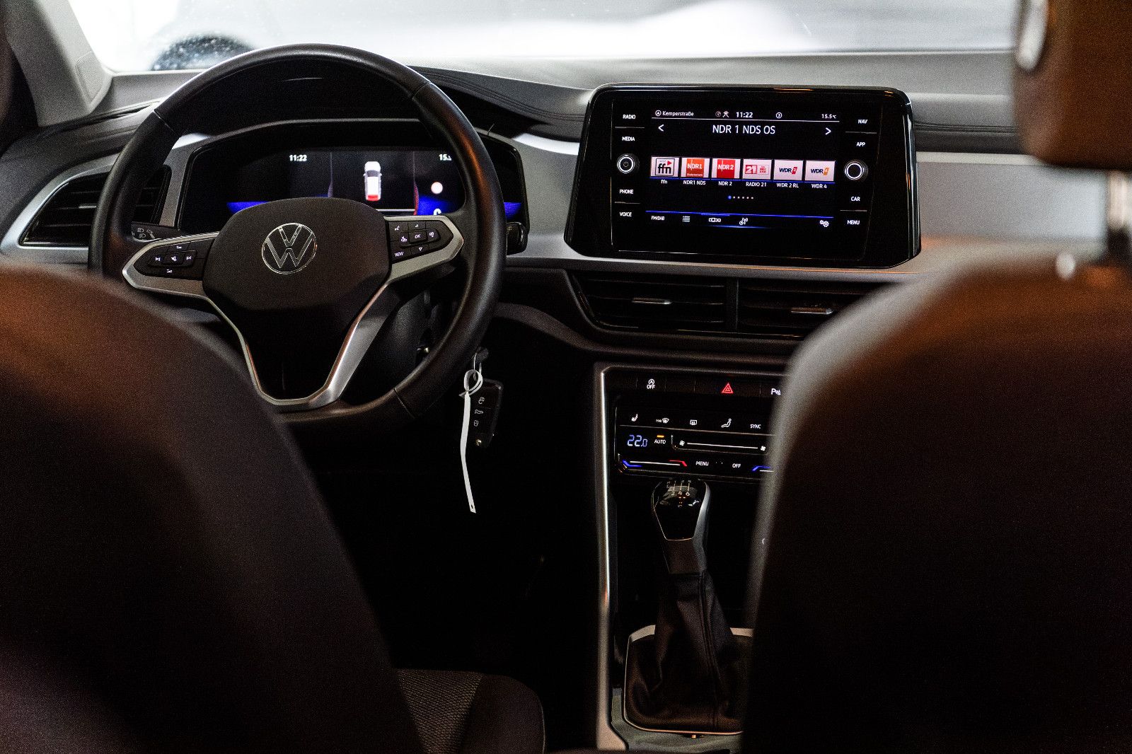 Fahrzeugabbildung Volkswagen T-Roc Life 1.0 TSI NAVI+PDC+SHZ+APP