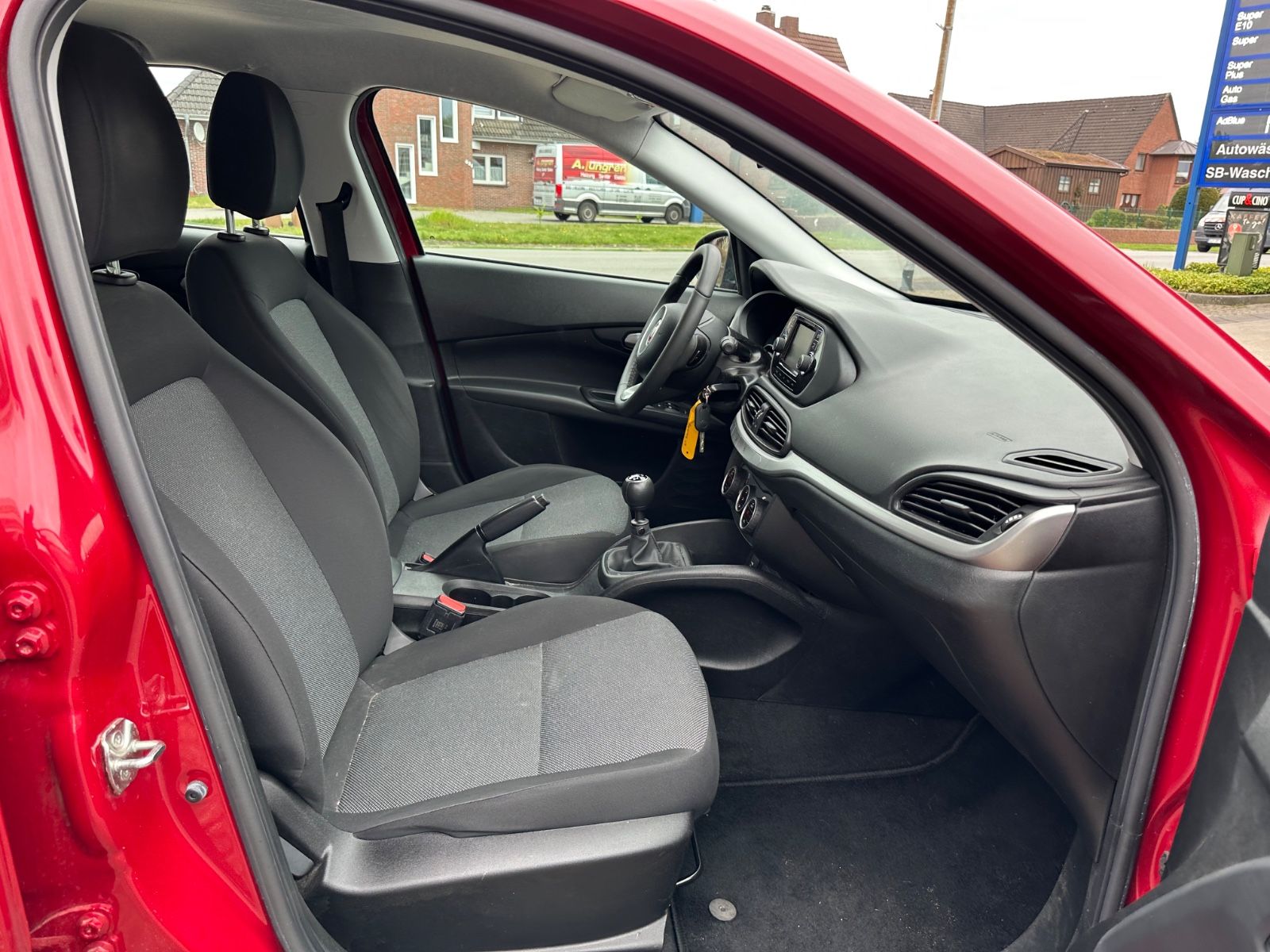 Fahrzeugabbildung Fiat Tipo 1.4 Kombi Sitzheizung/Klima/LM-Felgen 16"