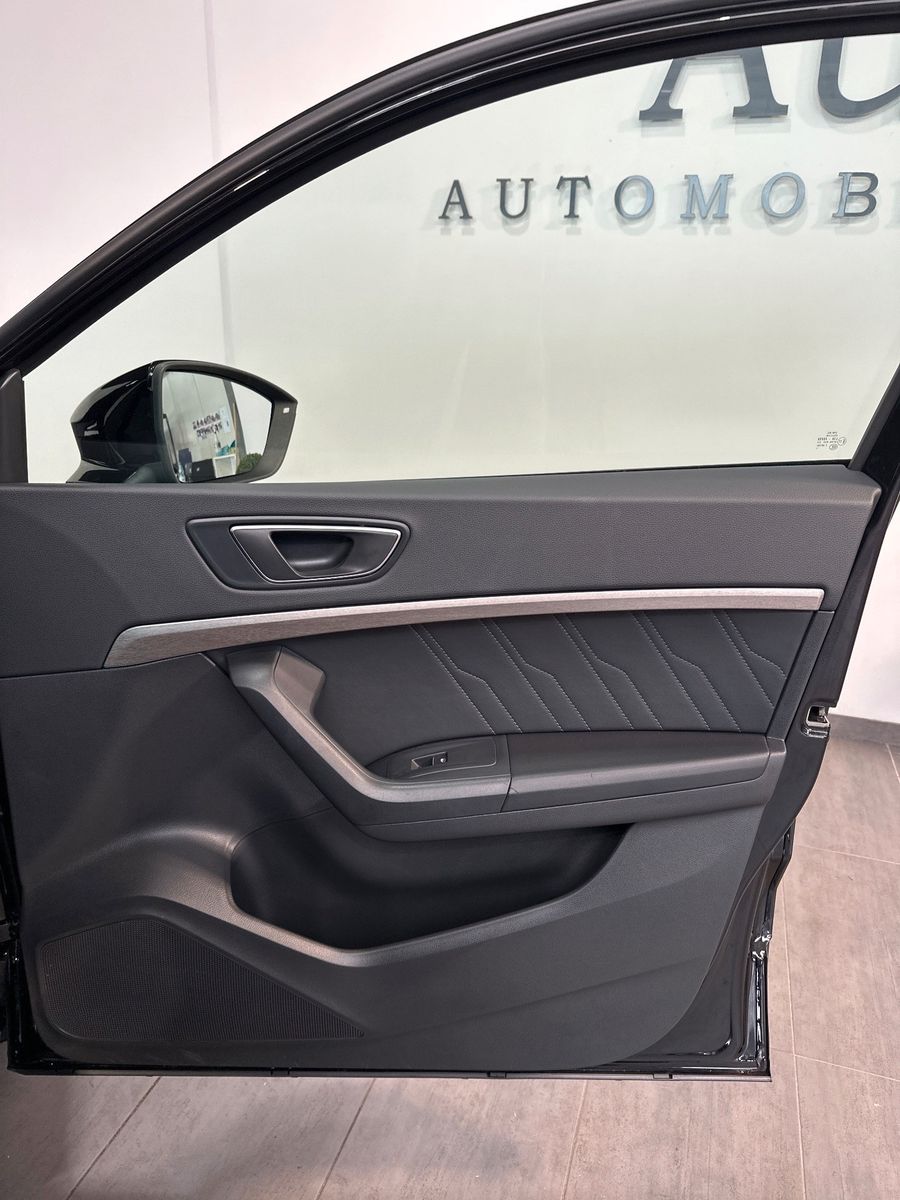 Fahrzeugabbildung SEAT Ateca 2.0 TDI DSG Xperience NAV+LED+KAM+18ZO+ACC
