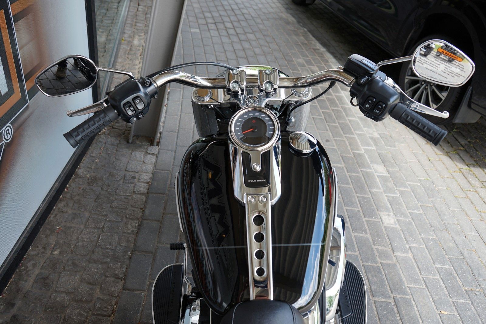 Fahrzeugabbildung Harley-Davidson Fat Boy 117 2025 Vivid Black Sofort Verfügbar