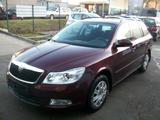Skoda Octavia Combi 1.2 TSI Ambition*DSG*Klima*PDC*AHK - Skoda Octavia aus 2012 mit Benzin-Antrieb: Kombi