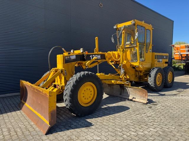 Mitsubishi MG 230*BJ 1996/4.300H/Front und Mittelschild*