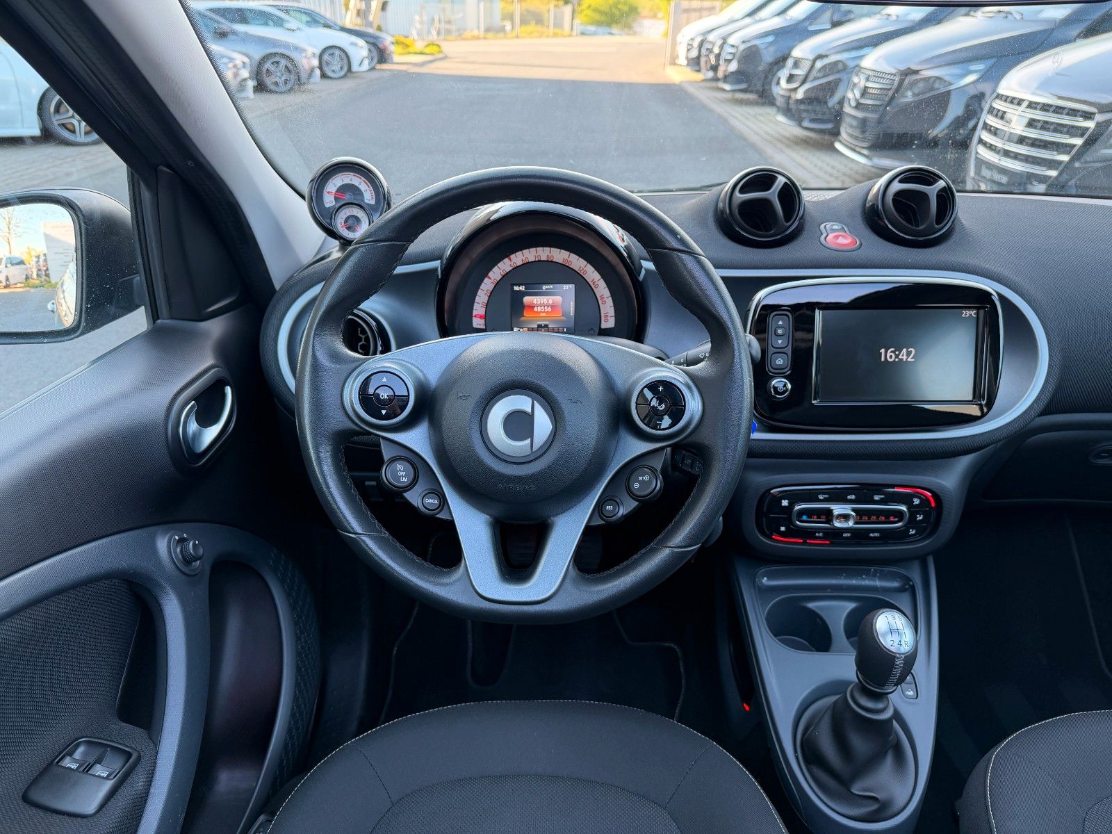 Fahrzeugabbildung Smart ForFour PASSION Tempomat+Klima+Faltdach+SHZ+BT