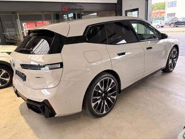 2025 BMW IX 缩略图 12