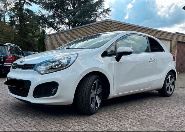 Kia KIA RIO 1,2 Spirit, 85 PS,1. Hd., TÜV 11/2...