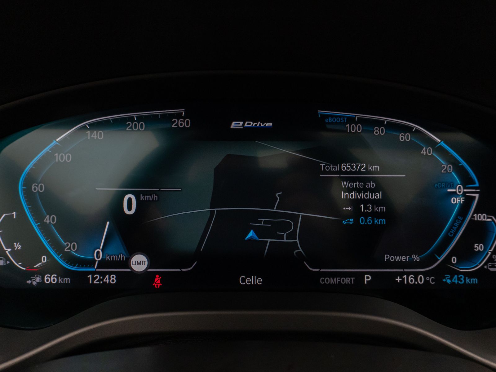 Fahrzeugabbildung BMW X3 xD30e Panorama HUD DAB HiFi Komfort Sport 20"