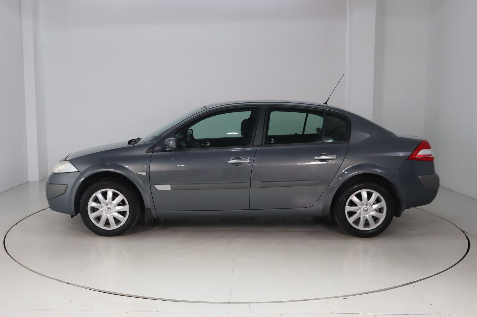 Fahrzeugabbildung Renault Megane 1.6 16V Dynamique HU/AU 09.27