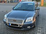 Toyota Avensis Combi Sol 2.0-l-VVT-i Sol - Toyota Avensis aus 2004: Kombi