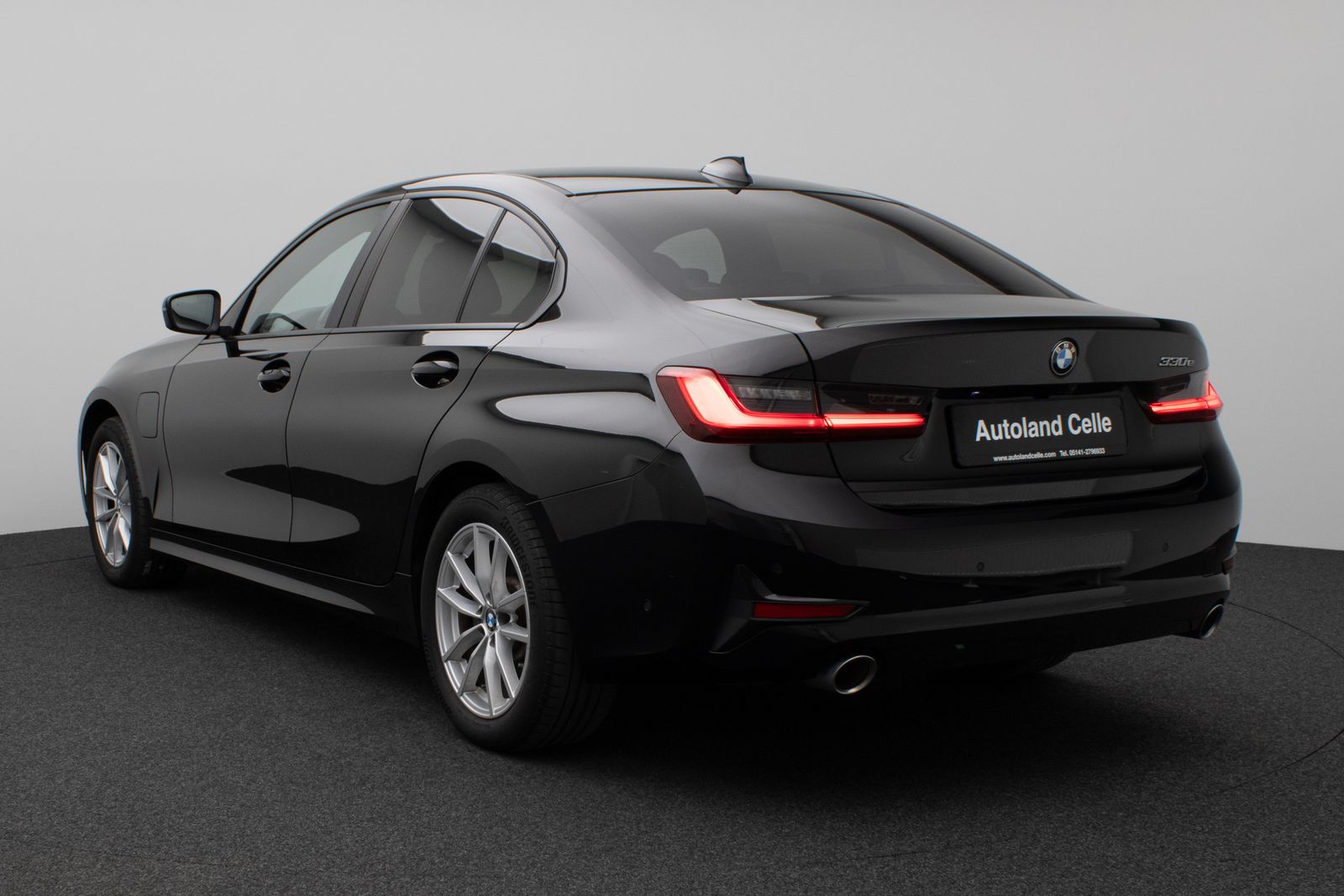 Fahrzeugabbildung BMW 330e Laser 360°HUD DAB H/K Lenkrhzg ACC Komfort
