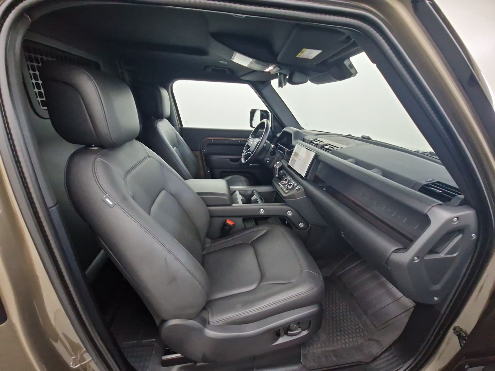 LAND ROVER Defender 90 Hard Top D250 X-Dynamic SE AHK – Bild 10