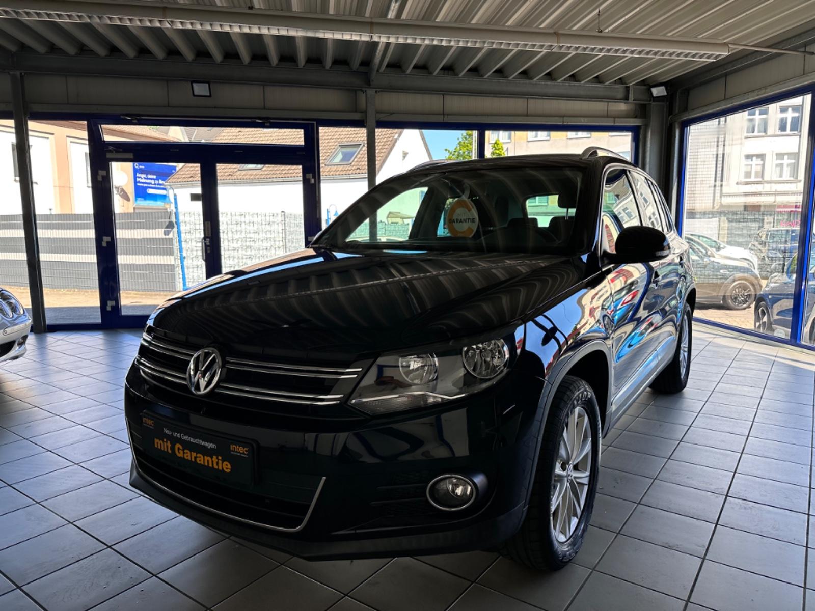 Volkswagen Tiguan Sport & Style BMT / 1 Hand / AHK /