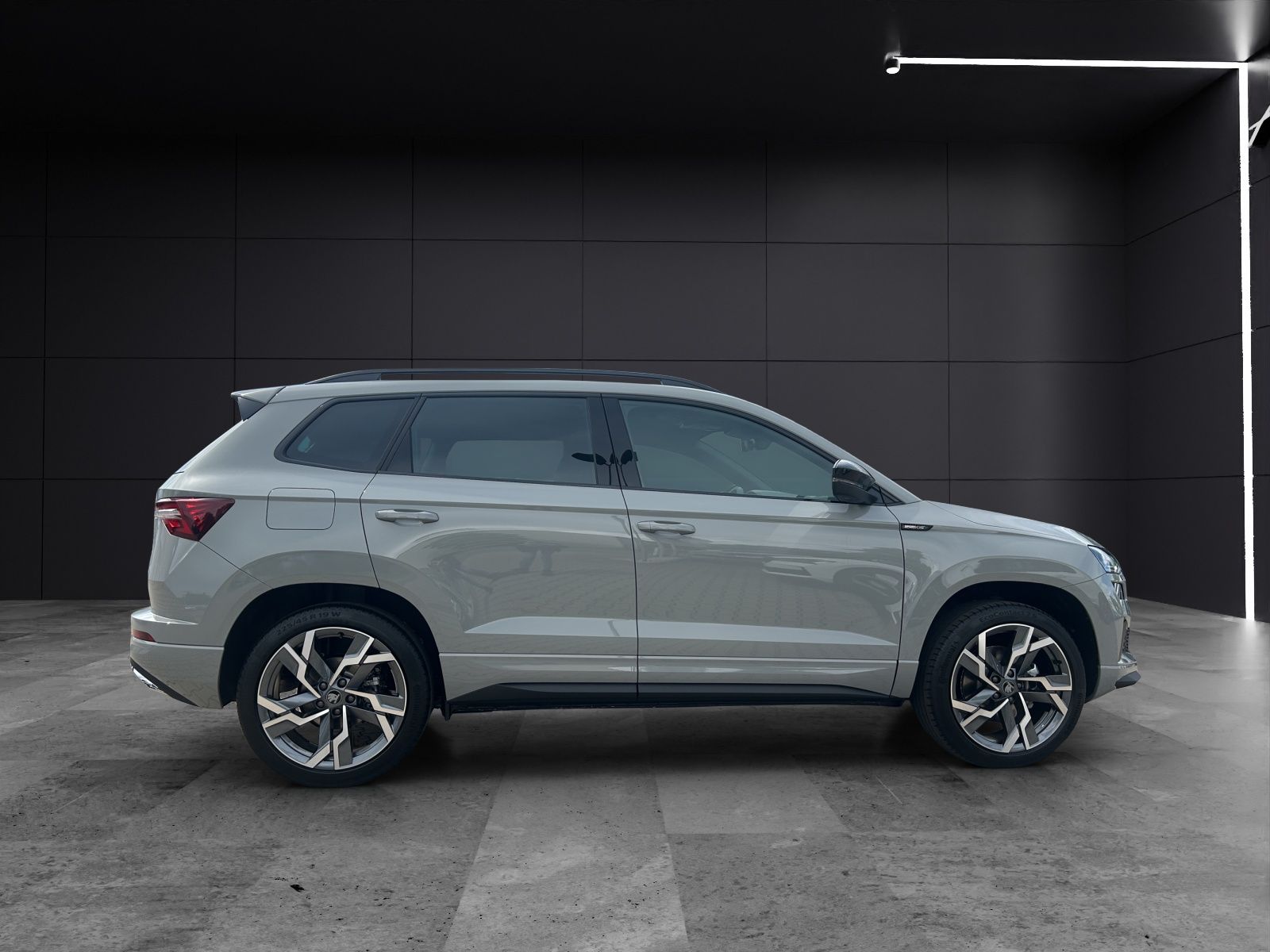 Fahrzeugabbildung SKODA Karoq 2.0 TSI Sportline 4x4 AHK MATRIX ACC
