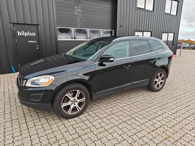 Volvo XC60 D5 AWD Geartronic "PANO | LEDER | NAVI"