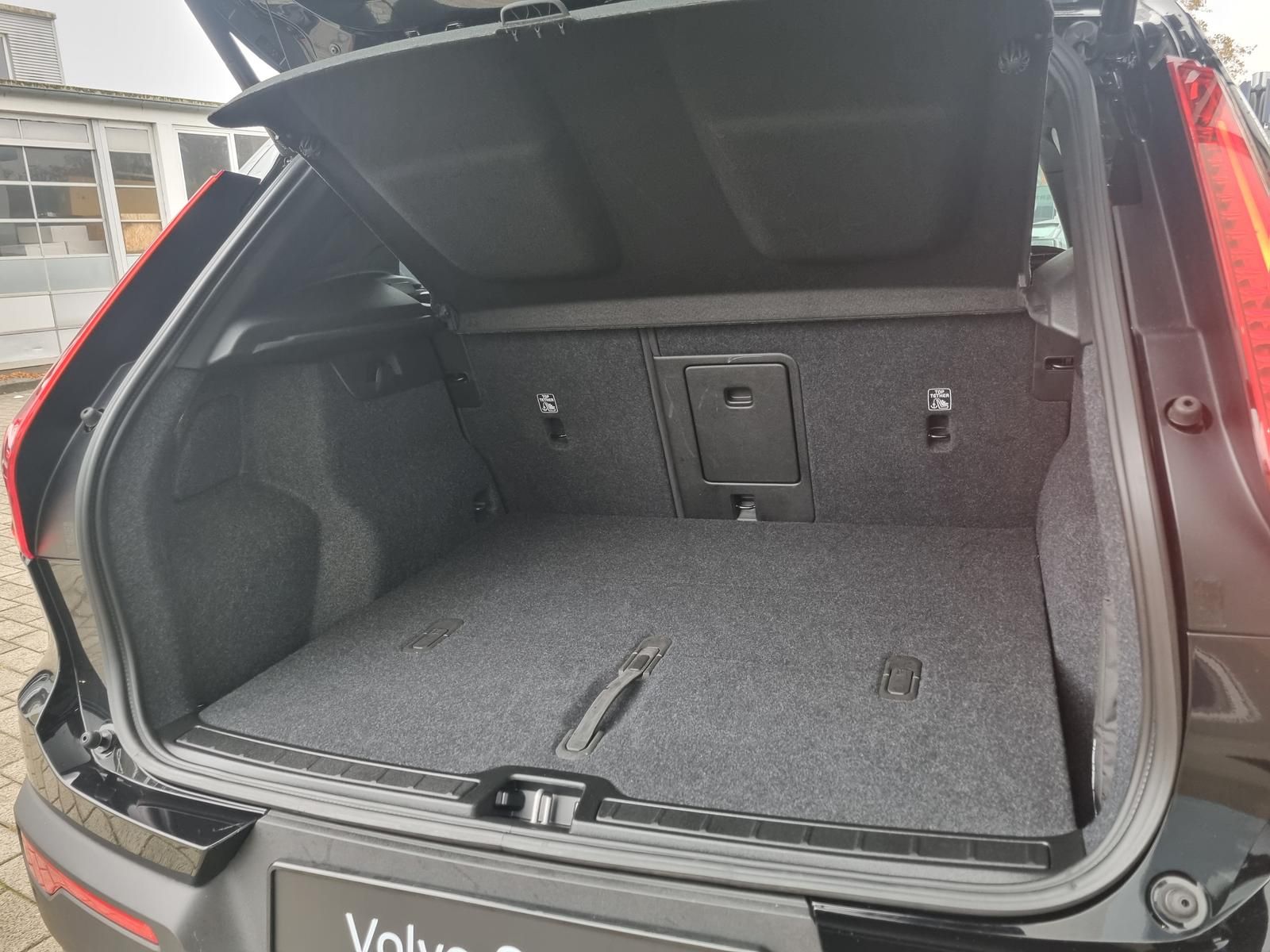 Fahrzeugabbildung Volvo XC40 B3 Plus Black Edition 'Standheizung'